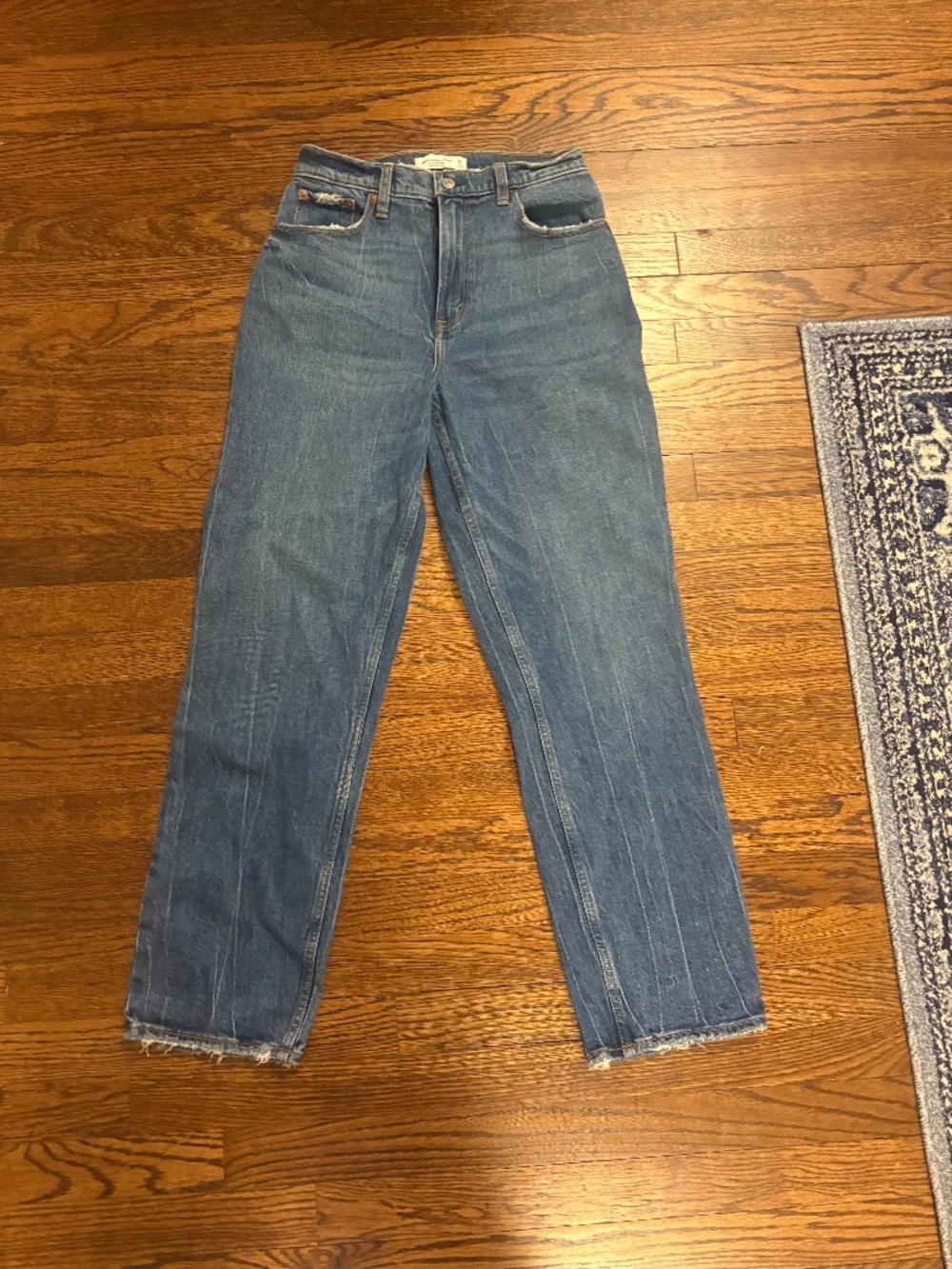 Abercrombie & Fitch-The '90s Straight Ultra High Rise- 29 R